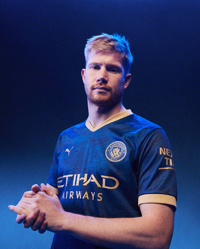 C罗：曼联的复兴必须要指望一群聪明人，就像多年前一样（C罗：曼联想重回巅峰，必须倚仗一群聪明人，如同当年）