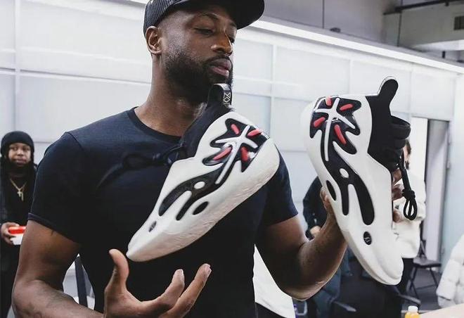 德天空：拜仁不打算在冬窗放走杰克逊，球员本人也无意离队（德天空：拜仁冬窗不放杰克逊，球员无离队打算）