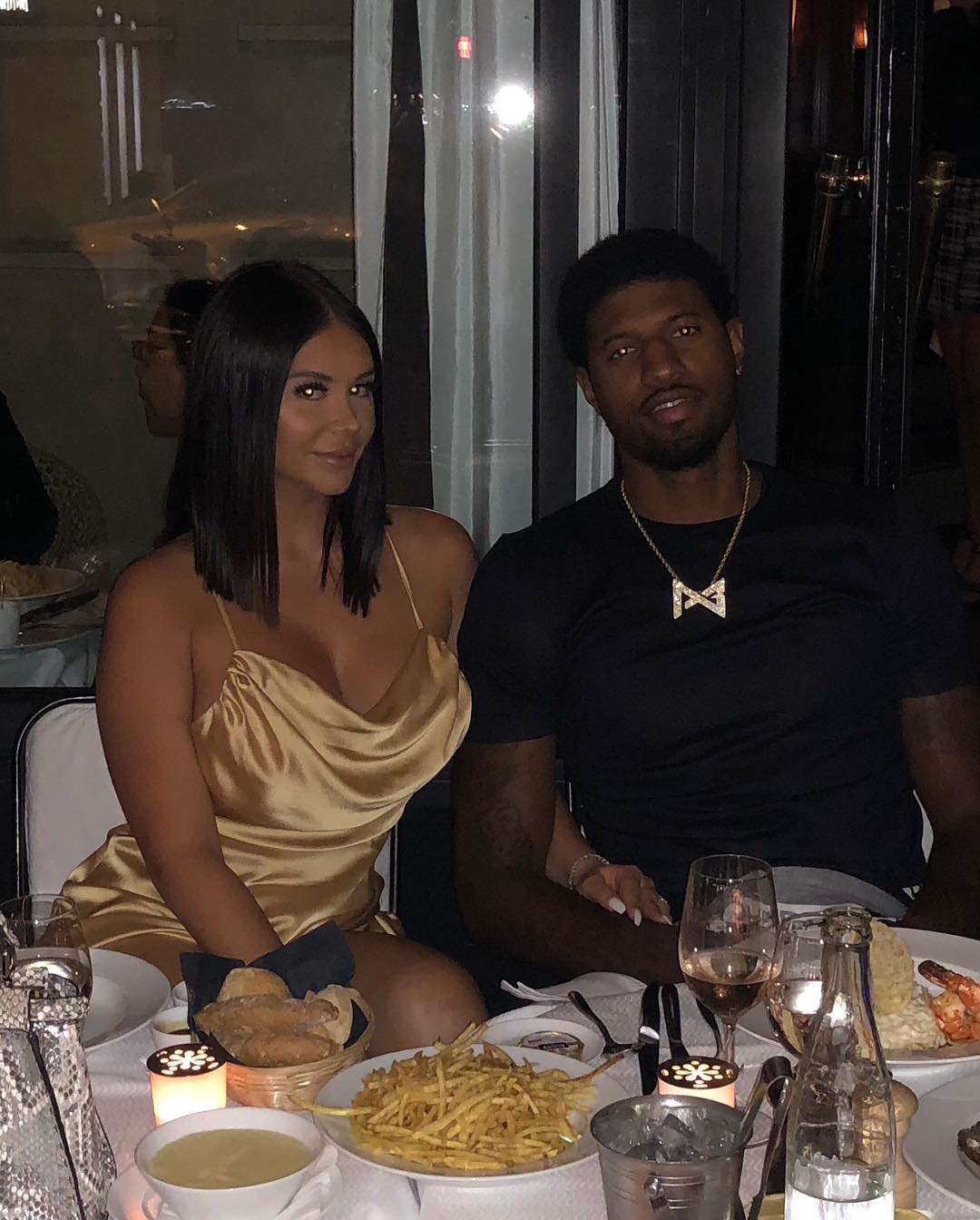 皇马客战塔拉维亚首发：姆巴佩领衔，恩德里克出战（皇马客场挑战塔拉维亚首发名单：姆巴佩领军，恩德里克亮相）