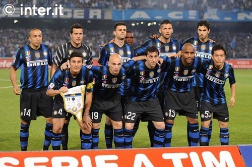 马刺三杀联盟第一！文班亚马轰19+11霸气暴扣 打得雷霆提前投降（马刺赛季第三次击败联盟第一！文班亚马19+11内线统治，雷霆提前缴械）