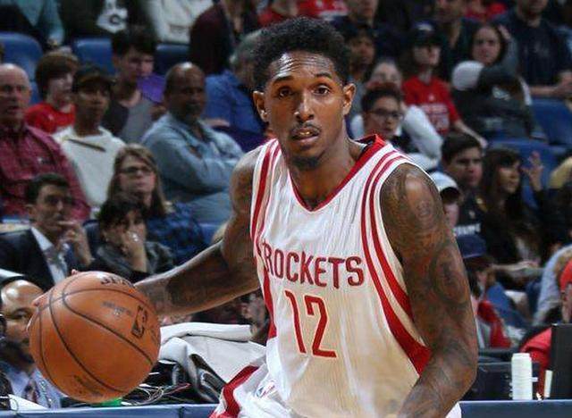 意媒：梅努是那不勒斯中场引援首选，备选方案包括弗拉泰西（意媒：那不勒斯锁定梅努为中场首选，弗拉泰西列为备选）