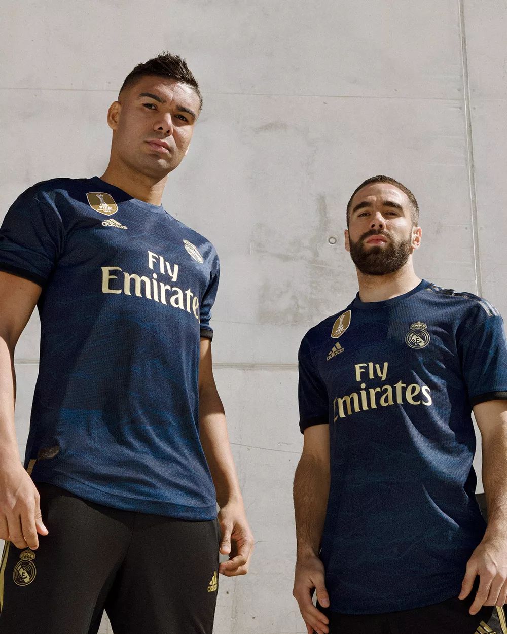 弗赖堡4-0大胜美因茨，奥斯特哈格、曼赞比建功（弗赖堡4-0完胜美因茨，奥斯特哈格与曼赞比相继破门）