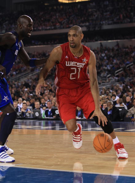 山东泰山选择韩鹏执教，凭借其责任感和团队精神，重燃球队斗志，提升士气，取得进步。（韩鹏执掌山东泰山：以责任与团队精神重燃斗志，提振士气促提升）