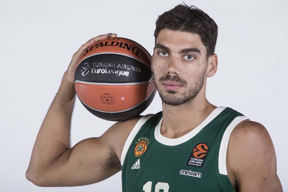 逆天，挪威甲门将点球大战一脚将摆好的球踢走以干扰对方（挪威甲点球大战爆争议 门将将已摆好的球踢走干扰主罚者）