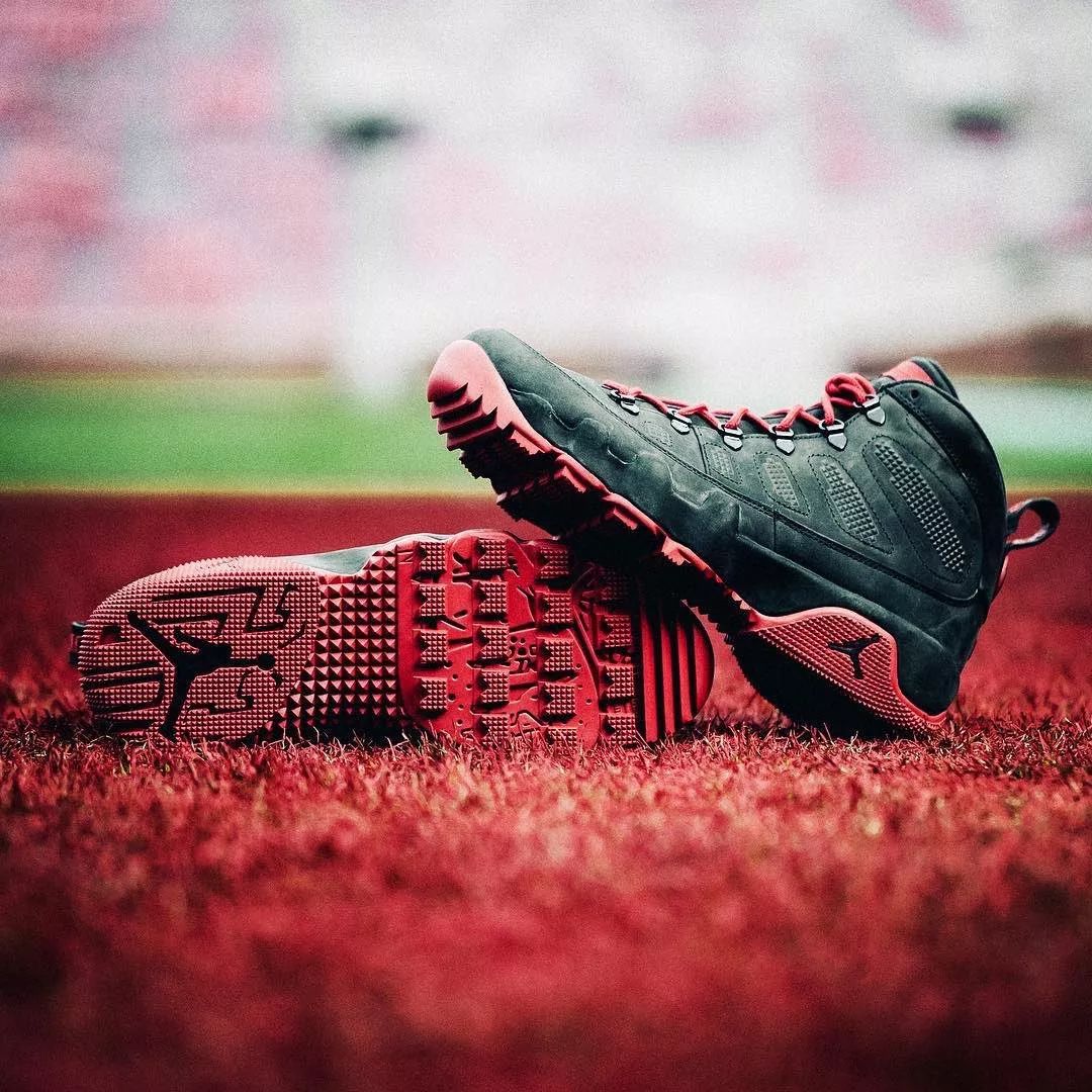 新潟天鹅遭遇队史最长18轮不胜，确定以垫底身份降级（18轮不胜创队史纪录，新潟天鹅已确定垫底降级）