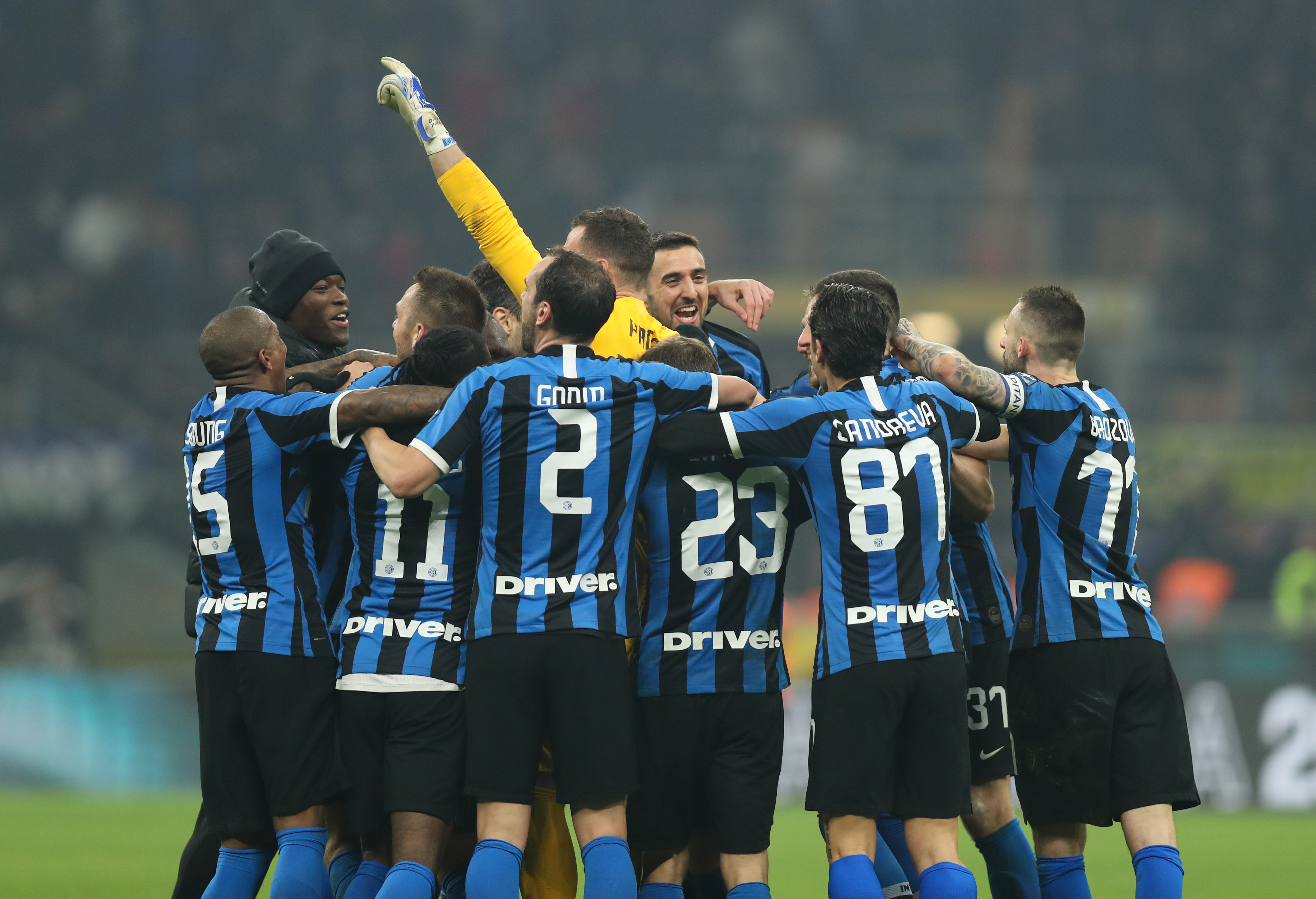 3C：骨上的钢板是我考虑退役原因之一；弗里克说表现好能抽烟（3C：体内钢板让我起了退役念头；弗里克称发挥好可抽烟）