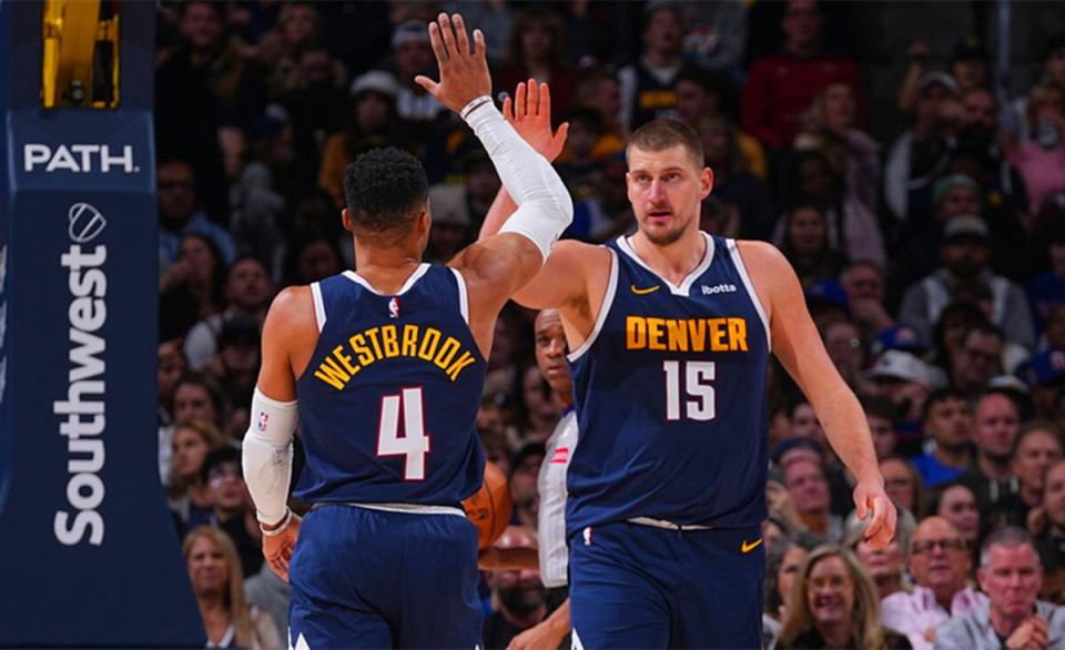 篮球盛宴已就位！主场门票火热在售（篮球盛典燃情开战，主场门票火爆抢购中）