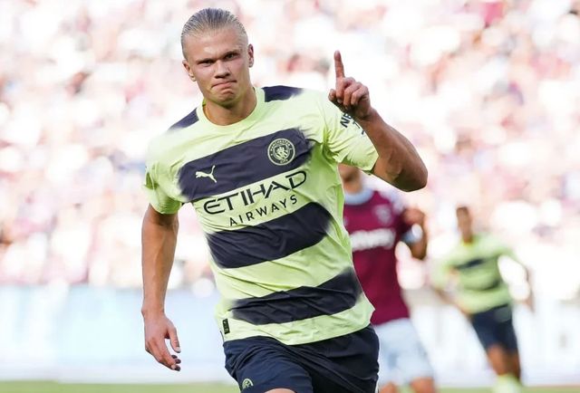 西海岸祝福邵佳一：俱乐部主教练荣升国足主帅，这是我们的荣幸（西海岸祝贺邵佳一出任国足主帅：俱乐部主帅荣升，我们倍感荣幸）