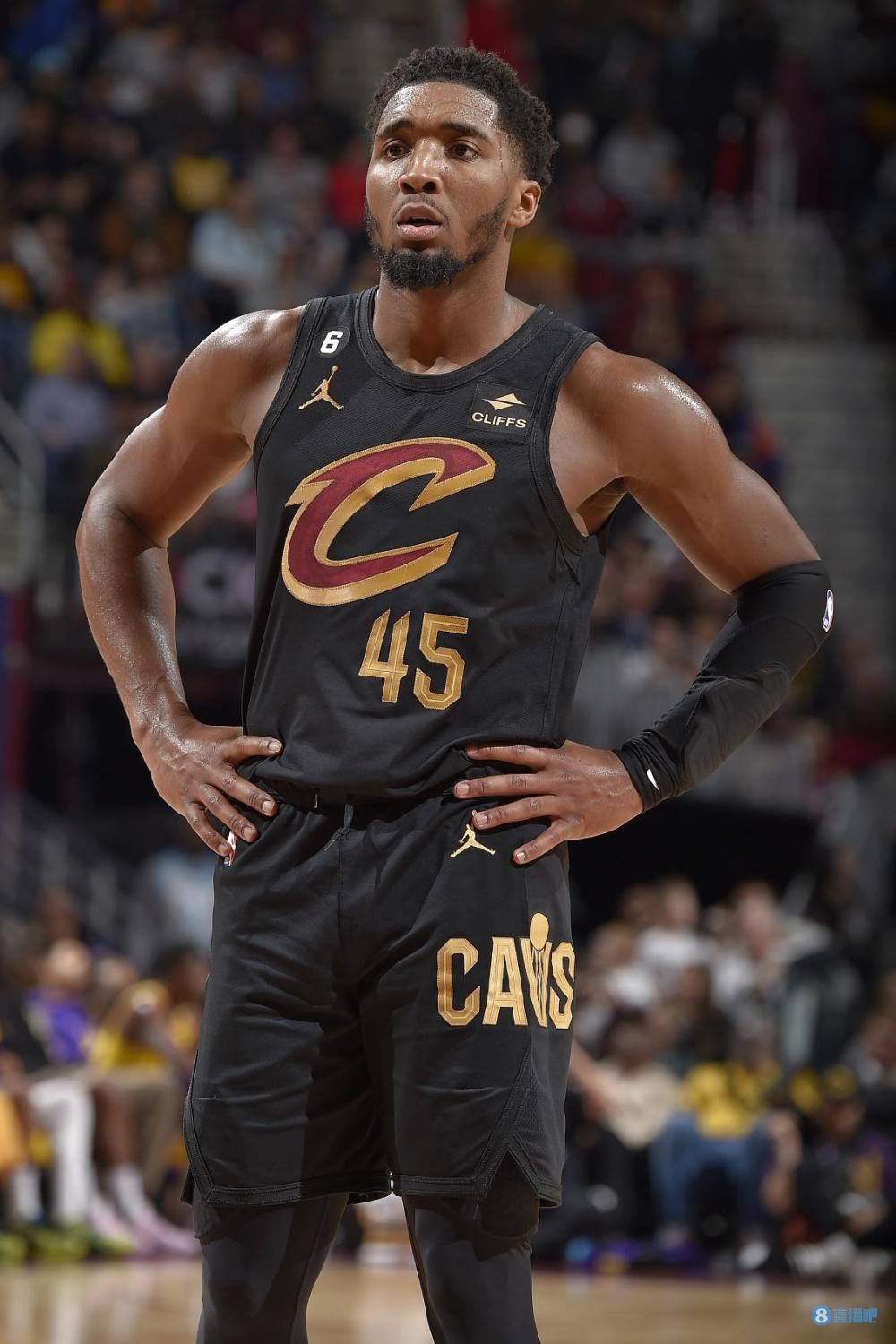 足球报：国安亚冠出局后，有球迷退了足协杯决赛的门票与酒店（足球报：亚冠出局后，部分国安球迷退订足协杯决赛门票和酒店）