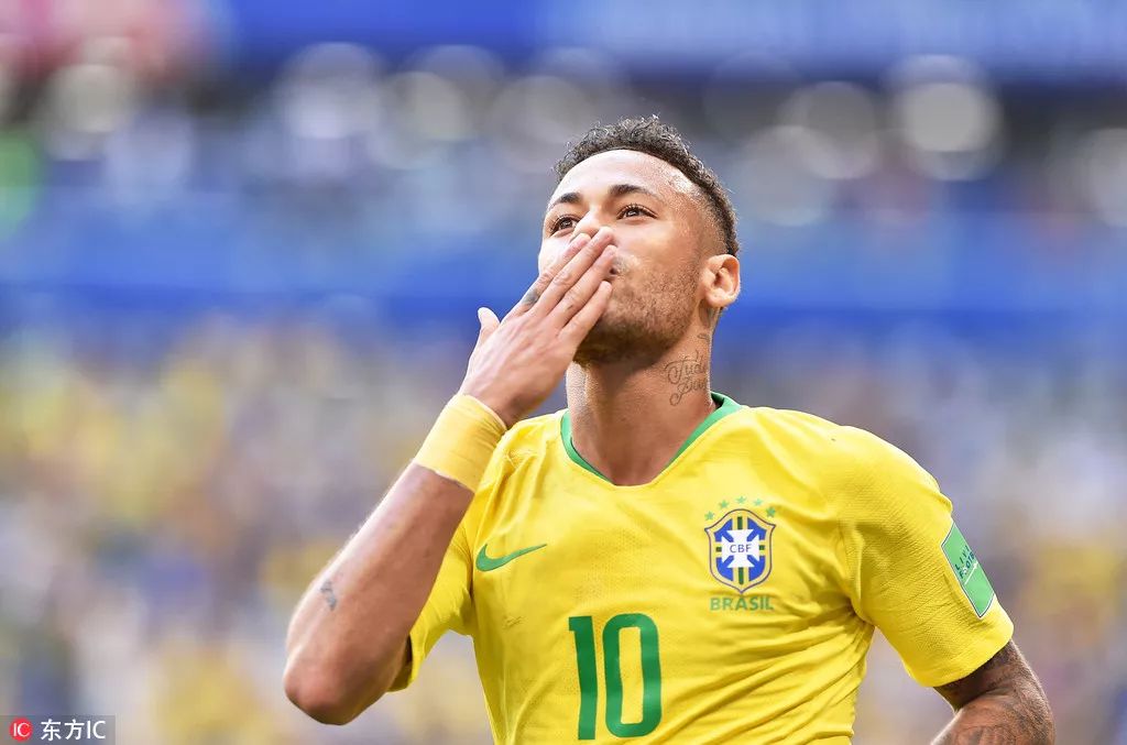 哈登表现抢眼，助力球队逆转胜利（哈登闪耀全场，率队完成逆转）